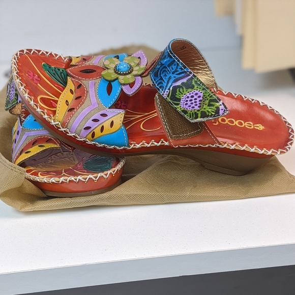 NWOT Socofy slip on sandals - Picture 2 of 4